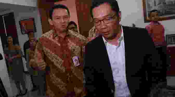 Selain itu, kedatangan Ridwan Kamil juga membahas soal penggunaan kereta untuk warga Jakarta yang ingin ke Bandung, Jakarta, (19/9/14). (liputan7upcash.com/Herman Zakharia) 