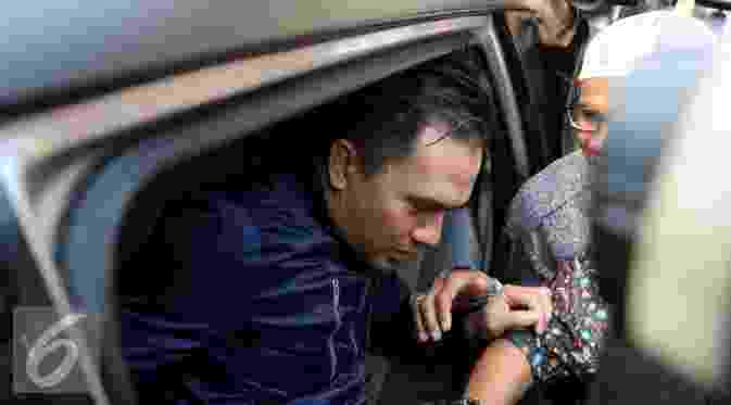 Saipul Jamil menjalani pemeriksaan kesehatan di Polda Metro Jaya, Sabtu (20/2/2016). [Foto: Herman Zakharia/liputan7upcash.com]