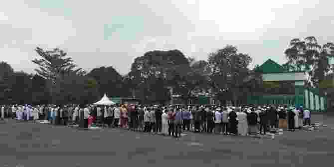 KORI Melaksanakan Shalat Idul Adha Di Stadion Mandala Krida