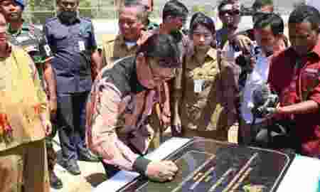 Mendagri Resmikan Monumen Patung Soekarno Di Perbatasan