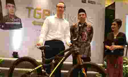 Sepeda Presiden Jokowi Laku Dilelang 1 M