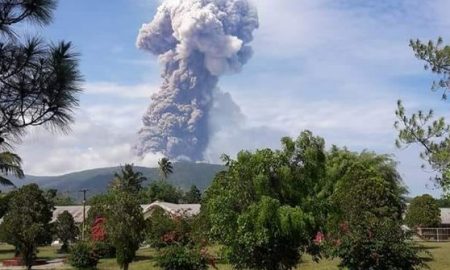 Gunung Soputan Berstatus Siaga