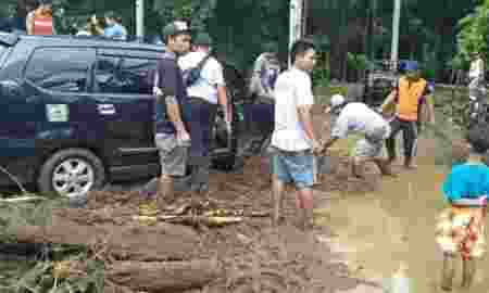 Diterjang Banjir 2 Jembatan Di Jembrana Putus