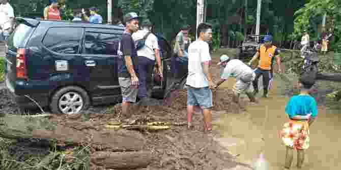 Diterjang Banjir 2 Jembatan Di Jembrana Putus