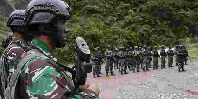 Pasca Penembakan Pekerja Trans Papua Dijaga Pasukan TNI Saat Kerja