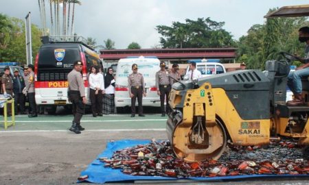 Polda Riau Musnahkan 29 Kg Sabu Yang Datang Dari Malaysia