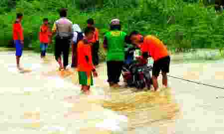 Ribuan Warga Kampar Mulai Terserang Penyakit Akibat Banjir