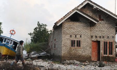 Bangunan Hunian Sementara Korban Tsunami Selat Sunda