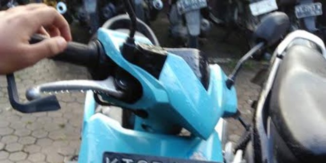 Seorang Maling Motor Bonyok Dihajar Massa