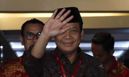 KPK Memeriksa Taufik Kurniawan