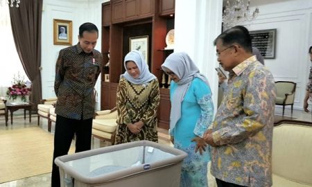 Presiden Joko Widodo Mendadak Menengok Cucu Wapres JK